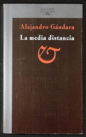 Image du vendeur pour La media distancia mis en vente par Els llibres de la Vallrovira