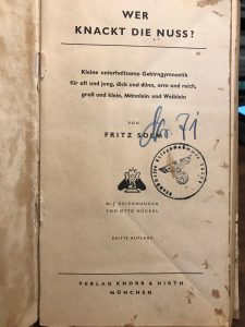 Seller image for WER KNACKT DIE NUSS? for sale by AL VECCHIO LIBRO