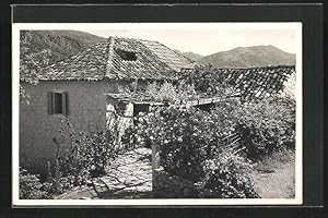Ansichtskarte Herceg-Novi, Teilansicht mit Haus und Gartenweg