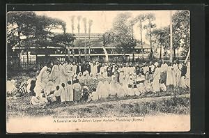 Ansichtskarte Mandalay, A funeral at the St. John`s Leper Asylum, Leprakranke