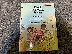 Immagine del venditore per Black Is Brown Is Tan venduto da Betty Mittendorf /Tiffany Power BKSLINEN