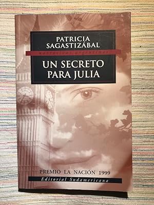 Seller image for Un secreto para Julia for sale by Campbell Llibres