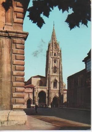Imagen del vendedor de Postal E03558: La Catedral de Oviedo a la venta por EL BOLETIN