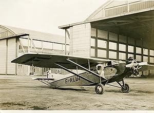 "L'AVION FARMAN de Maryse HILZ en partance pour MADAGASCAR 1932" Photo de presse originale G. DEV...