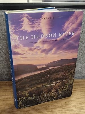 Bild des Verkufers fr The Hudson River: From Tear of the Clouds to Manhattan zum Verkauf von HGG Books