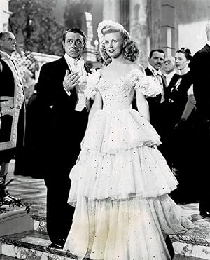 Immagine del venditore per A VINTAGE CONTINUITY LAYOUT PHOTOGRAPH depicting GINGER ROGERS and EDUARDO CIANELLI in a scene from "HEARTBEAT". venduto da Blue Mountain Books & Manuscripts, Ltd.