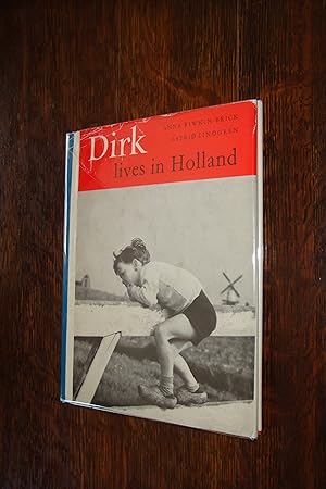 Imagen del vendedor de Dirk Lives in Holland a la venta por Medium Rare Books