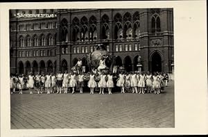 Bild des Verkufers fr Ansichtskarte / Postkarte Wien, X. Deutsches Bundes Sngerfest 1928, Sngerfestzug, Das Deutsche Lied zum Verkauf von akpool GmbH