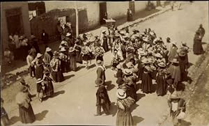 Foto Chile, Straßenpartie, Festzug, Mädchen in festlicher Tracht, um 1920