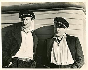 "ÂMES A LA MER (SOULS AT SEA)" Réalisé par Henry HATHAWAY en 1937 avec de gauche à droite: Gary C...