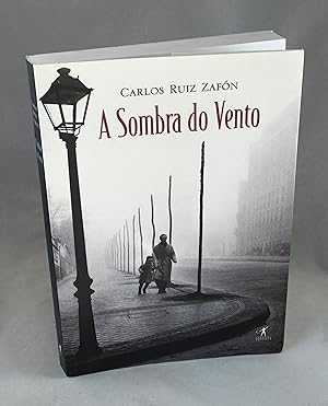 Seller image for A Sombra do Vento(Shadow of the Wind) for sale by Lost Paddle Books, IOBA