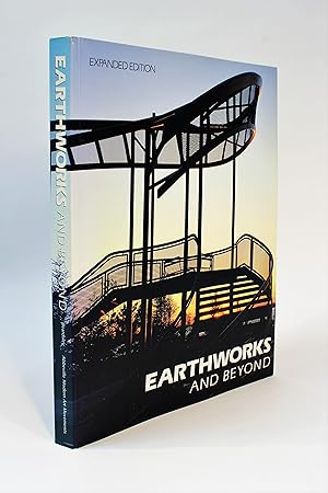 Imagen del vendedor de Earthworks and Beyond: Contemporary Art in the Landscape a la venta por George Longden