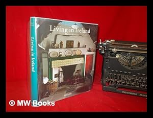 Seller image for Living in Ireland = : Vivre en Irlande / Barbara & Ren Stoeltie; edited by Angelika Taschen for sale by MW Books Ltd.