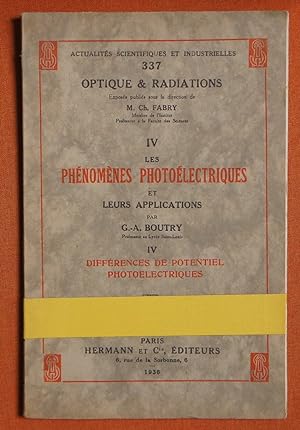 Seller image for Les Phenomnes Photoelectriques et leurs applications. Diffrences de potentiel Photoelectriques. TOME IV for sale by GuthrieBooks