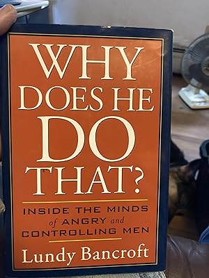 Immagine del venditore per why does she do that venduto da A.C. Daniel's Collectable Books