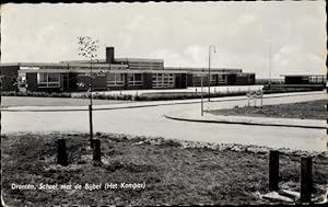 Bild des Verkufers fr Ansichtskarte / Postkarte Dronten Flevoland Niederlande, School met de Bijbel zum Verkauf von akpool GmbH