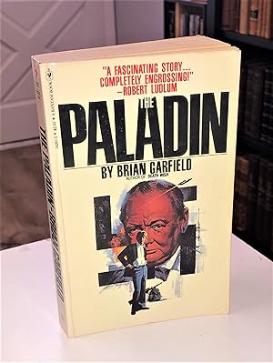 Imagen del vendedor de The Paladin (first mmpb printing) a la venta por Forgotten Lore