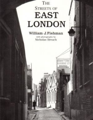 Image du vendeur pour THE STREETS OF EAST LONDON mis en vente par Loretta Lay Books
