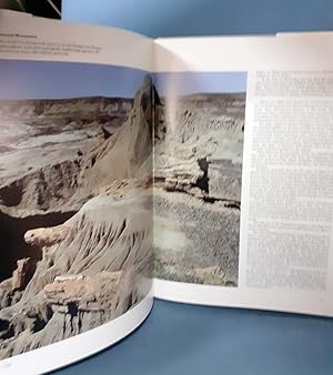 Immagine del venditore per The National Parks of Argentina and Other Natural Areas (National Heritage Collection) venduto da Itziar Arranz Libros & Dribaslibros