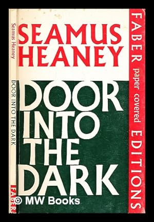 Imagen del vendedor de Door into the dark a la venta por MW Books