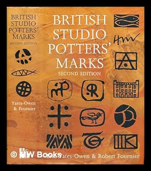 Immagine del venditore per British studio potters' marks / Eric Yates-Owen & Robert Fournier venduto da MW Books
