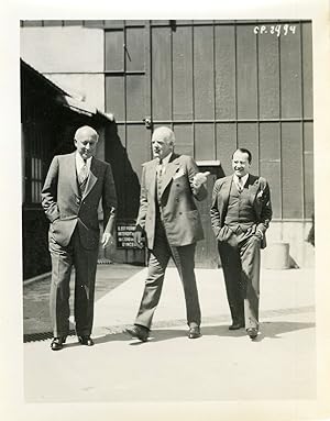 "Cecil B. DeMILLE, Robert T. KANE et Dick BLUMENTHAL" Photo originale PARAMOUNT GP-2994 aux Studi...
