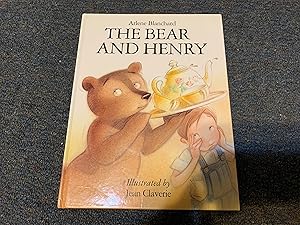 Imagen del vendedor de The Bear and Henry a la venta por Betty Mittendorf /Tiffany Power BKSLINEN