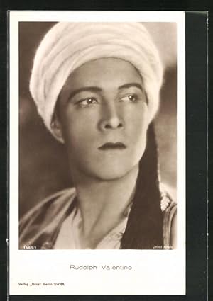 Ansichtskarte Schauspieler Rudolph Valentino mit Turban im Filmkostüm