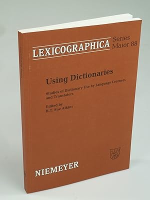 Bild des Verkufers fr Using Dictionarie. zum Verkauf von Antiquariat Dorner