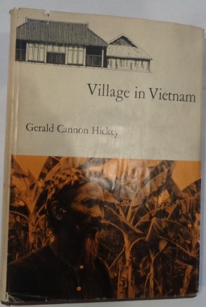 Immagine del venditore per Village in Vietman venduto da R Bryan Old Books