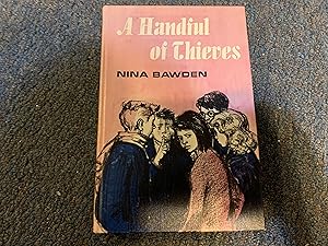 Seller image for A HANDFUL OF THIEVES for sale by Betty Mittendorf /Tiffany Power BKSLINEN