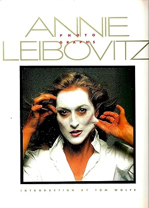 Immagine del venditore per Annie Leibovitz Photographs venduto da abibliodocs