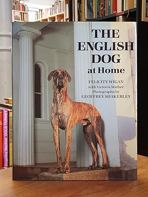 Bild des Verkufers fr The English Dog at Home, photographs by Geoffrey Shakerley, zum Verkauf von Antiquariat Orban & Streu GbR