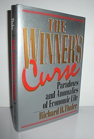 Imagen del vendedor de The Winner's Curse: Paradoxes and Anomalies of Economic Life a la venta por Sekkes Consultants