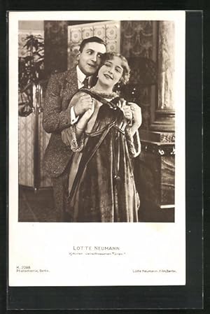 Bild des Verkufers fr Ansichtskarte Hinter verschlossenen Tren, Filmszene mit Lotte Neumann zum Verkauf von Bartko-Reher