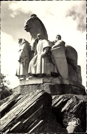 Ansichtskarte / Postkarte Château Regnault Ardennes, Le Monument des quatre Fils Aymon