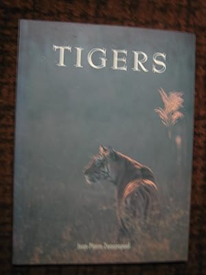 Immagine del venditore per Tigers venduto da Tiger books
