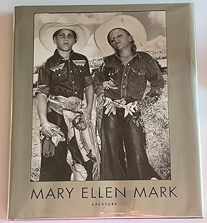 Imagen del vendedor de Mary Ellen Mark: An American Odyssey 1963-1999 a la venta por The Modern Library