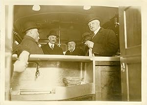 "VOITURE-BUFFET dans le train rapide PARIS-CHERBOURG (GARE ST-LAZARE 1932)" Photo de presse origi...