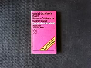 Bild des Verkufers fr Sozialisationsforschung. Materialien, Probleme, Kritik. zum Verkauf von Antiquariat Bookfarm