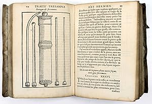 Bild des Verkufers fr Trait des hernies contenant une ample dclaration de toutes leurs espces, & autres excellentes parties de la chirurgie,  savoir de la pierre, des cataractes des yeux, & autres maladies, desquelles comme la cure est prilleuse, aussi est-elle de peu d'hommes bien exerce : avec leurs causes, signes, accidents, anatomie des parties affectes, & leur entire gurison zum Verkauf von Hugues de Latude