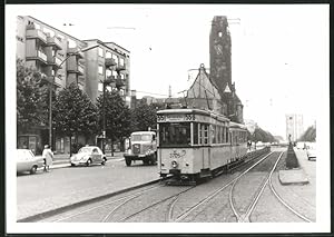 Bild des Verkufers fr Fotografie unbekannter Fotograf, Ansicht Berlin, Otto-Suhr Allee, Strassenbahn-Triebwagen Nr. 3705 Richtung Spandau zum Verkauf von Bartko-Reher