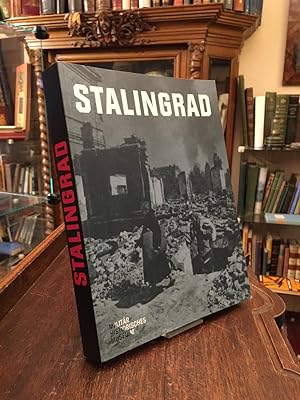 Bild des Verkäufers für Stalingrad. (Ausstellung Militärhistorisches Museum der Bundeswehr, 14. Dezember 2012 bis 30. April 2013). zum Verkauf von Antiquariat an der Stiftskirche