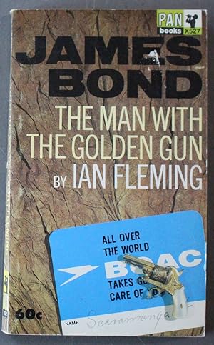 Bild des Verkufers fr THE MAN WITH THE GOLDEN GUN. ( Pan Book # X527 ) James Bond - OO7 Adventure = FIRST Novel in This "Secret Service Thriller" Series; Raymond Hawkey Cover Design Series; zum Verkauf von Comic World