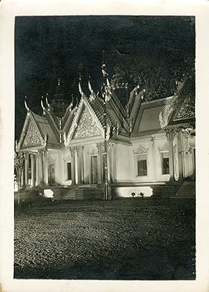 "LE PAVILLON DU CAMBODGE illuminé à l'EXPOSITION COLONIALE de 1931" Photo de presse originale G. ...