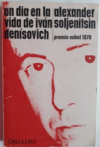 Imagen del vendedor de Un da en la vida de Ivn Densovich a la venta por Librera Ofisierra