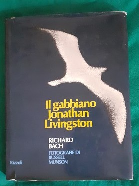 Image du vendeur pour IL GABBIANO JONATHAN LIVINGSTON, mis en vente par Libreria antiquaria Pagine Scolpite