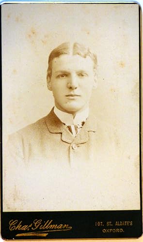 Carte de Visite - HEAD AND SHOULDERS PHOTOGRAPH PORTRAIT OF A YOUNG MAN