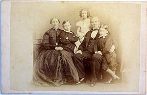 Carte de Visite - FAMILY PHOTOGRAPH PORTRAIT