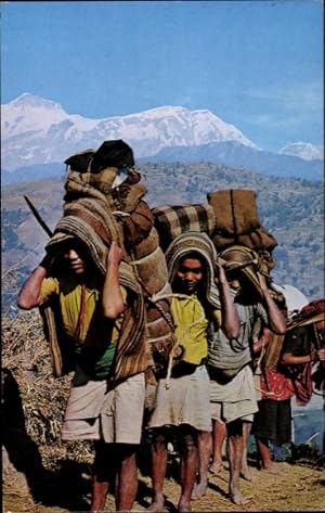 Bild des Verkufers fr Ansichtskarte / Postkarte Annapurna Himalaya Nepal, Highland mule track, porters, sherpas zum Verkauf von akpool GmbH